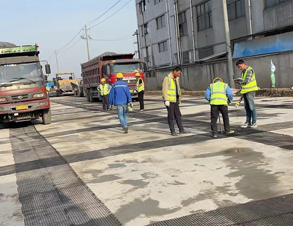 全椒老材料的新故事：玻璃纤维土工格栅如何在‘白改黑’浪潮中重获新生？